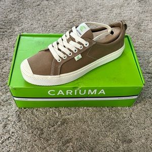 Cariuma OCA Low Canvas Sneaker